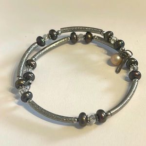 Vantel Pearls “Still of the Night” bracelet